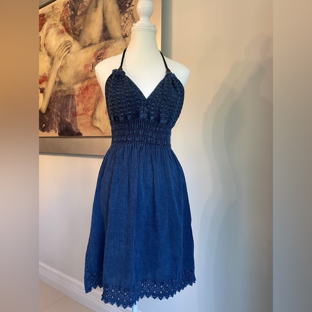 Mannequin size:
      Bust  : 32.5 
      Waist: 25.2
      Hip    : 34.5